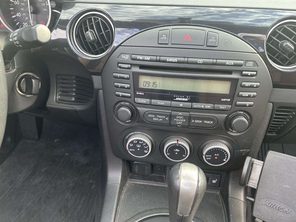 Photo 16 of this MAZDA MX-5 MIATA