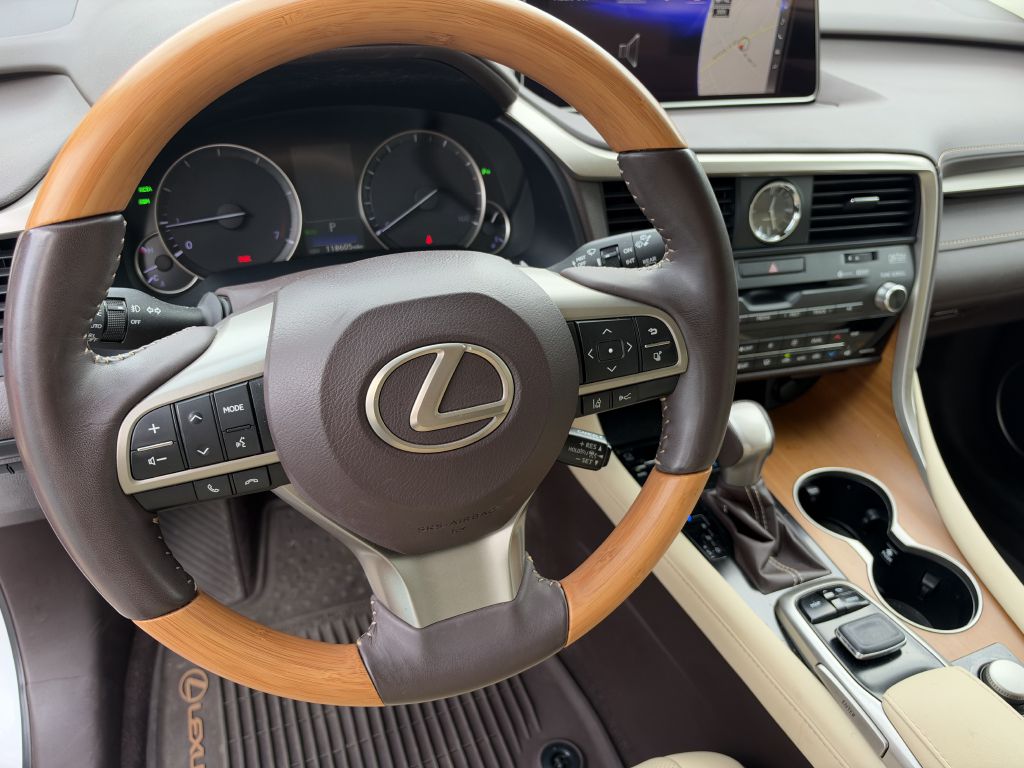 Photo 11 of this LEXUS RX 350
