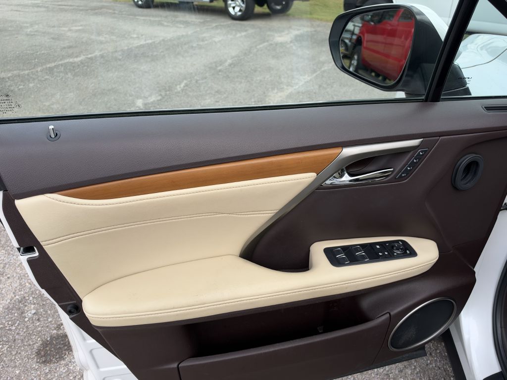 Photo 12 of this LEXUS RX 350