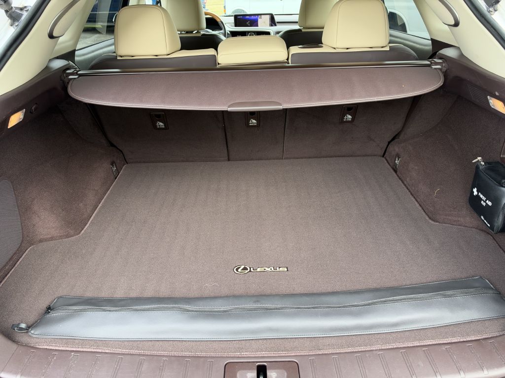 Photo 14 of this LEXUS RX 350