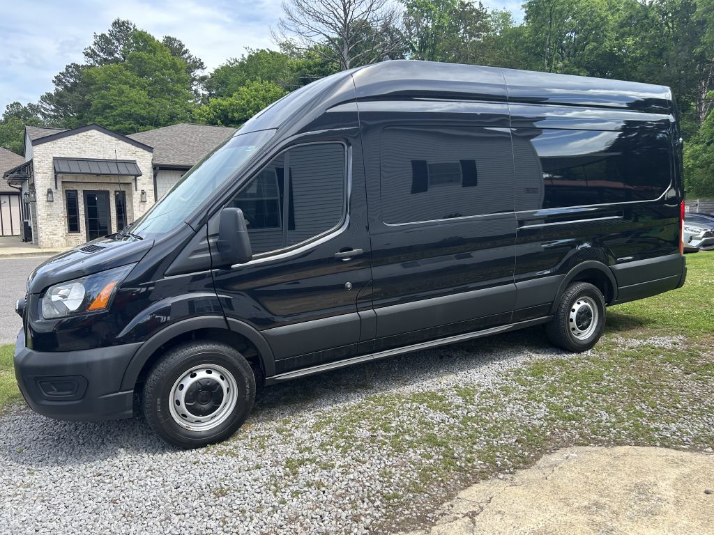 Photo 2 of this FORD TRANSIT