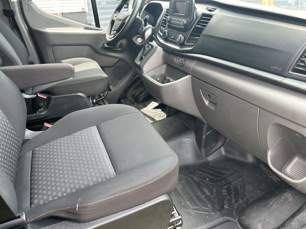 Photo 8 of this FORD TRANSIT