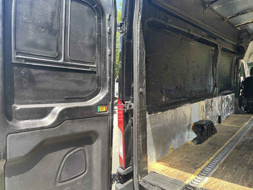 Photo 15 of this FORD TRANSIT
