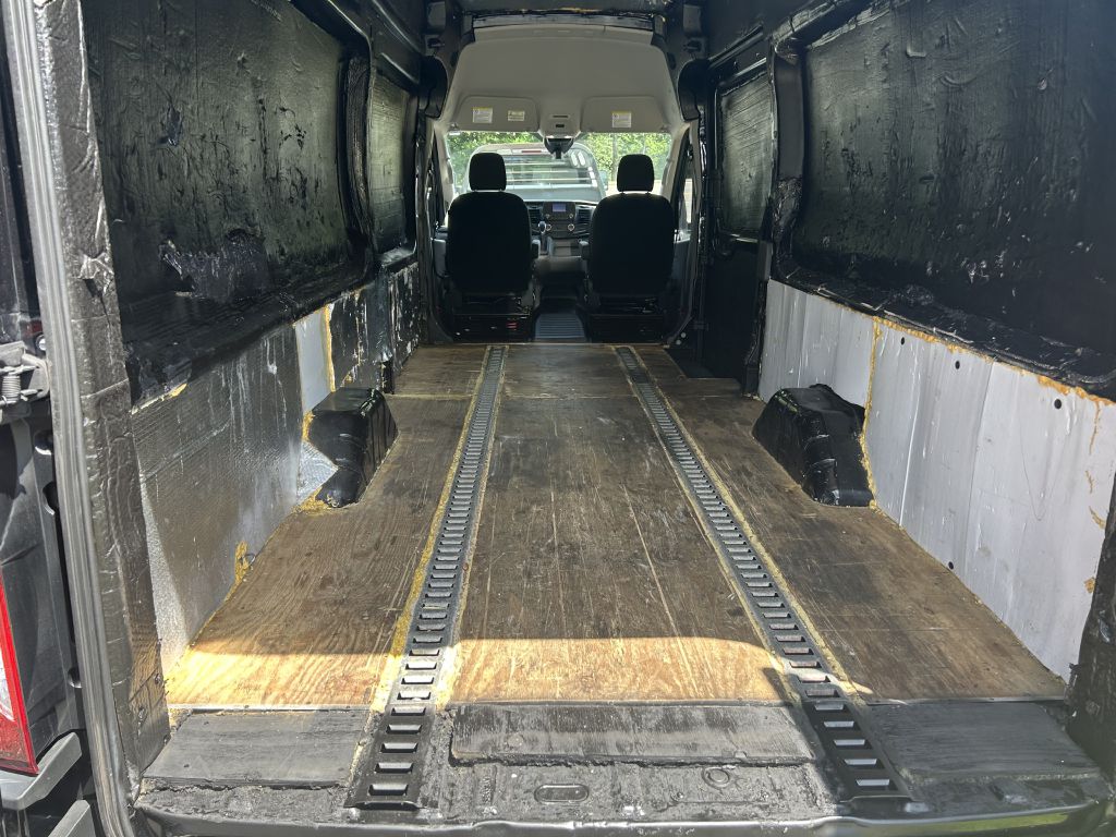 Photo 13 of this FORD TRANSIT