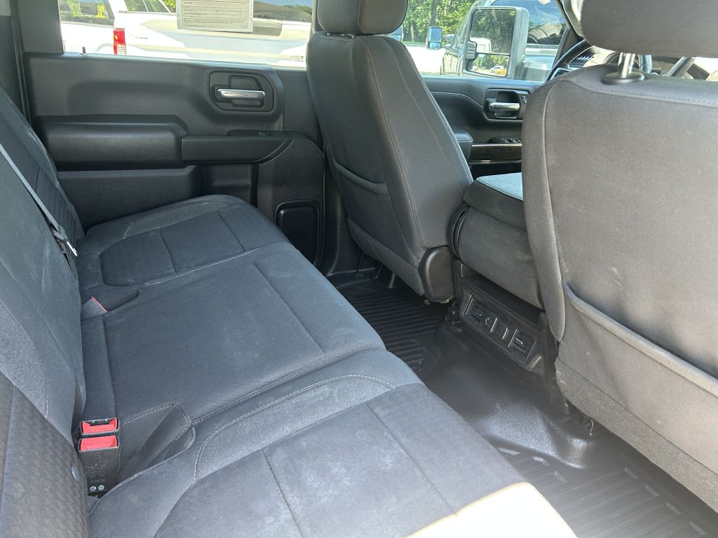 Photo 15 of this CHEVROLET SILVERADO 3500H