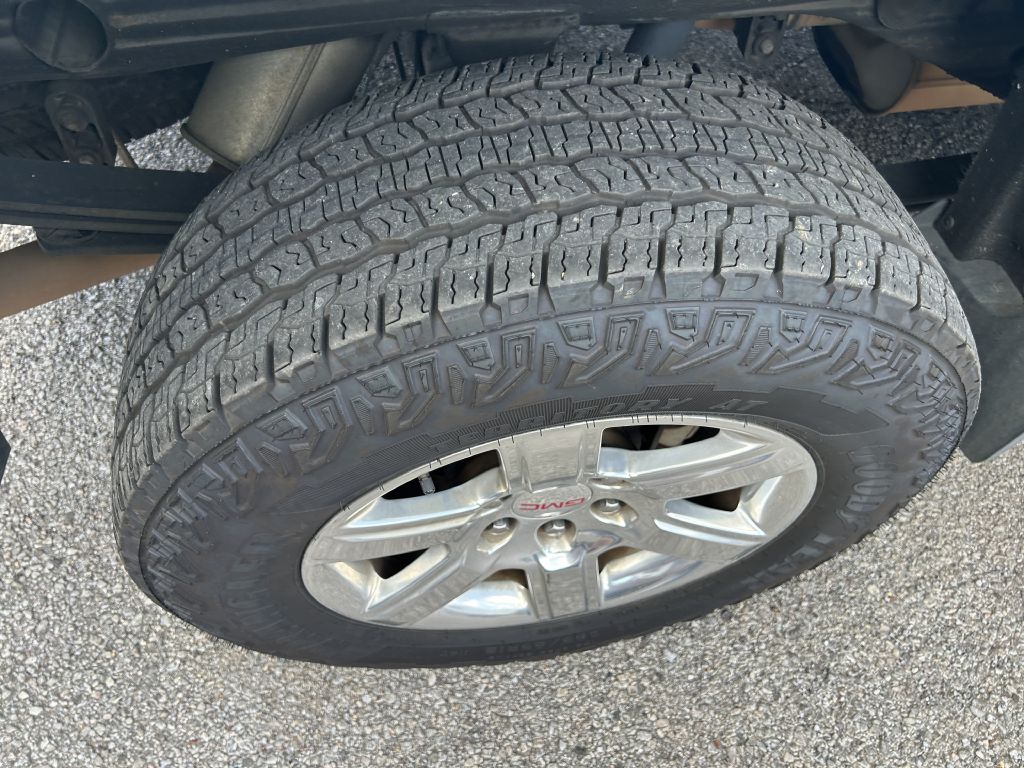 Photo 15 of this GMC SIERRA 1500