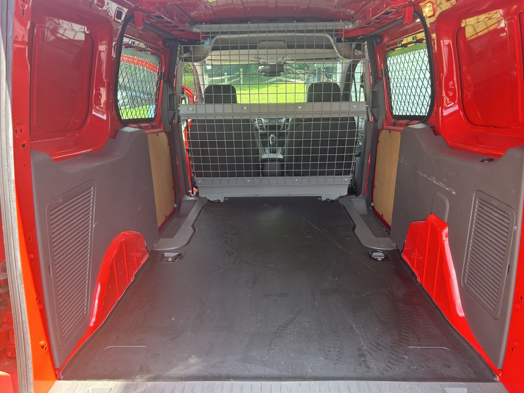 Photo 17 of this FORD TRANSIT CONNECT