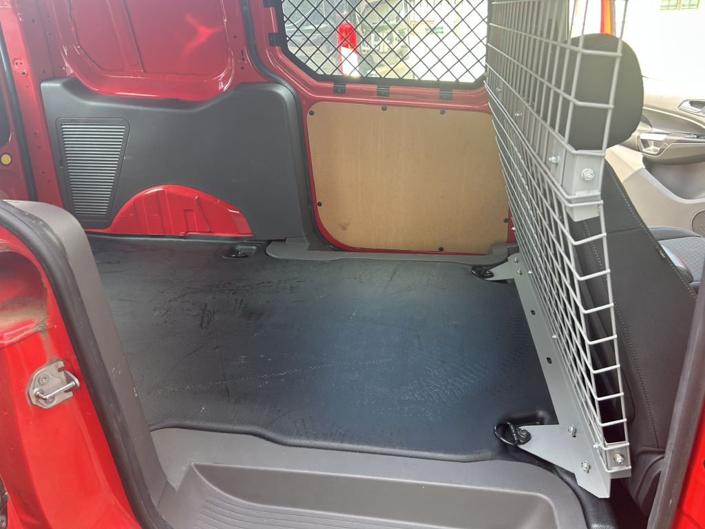 Photo 18 of this FORD TRANSIT CONNECT