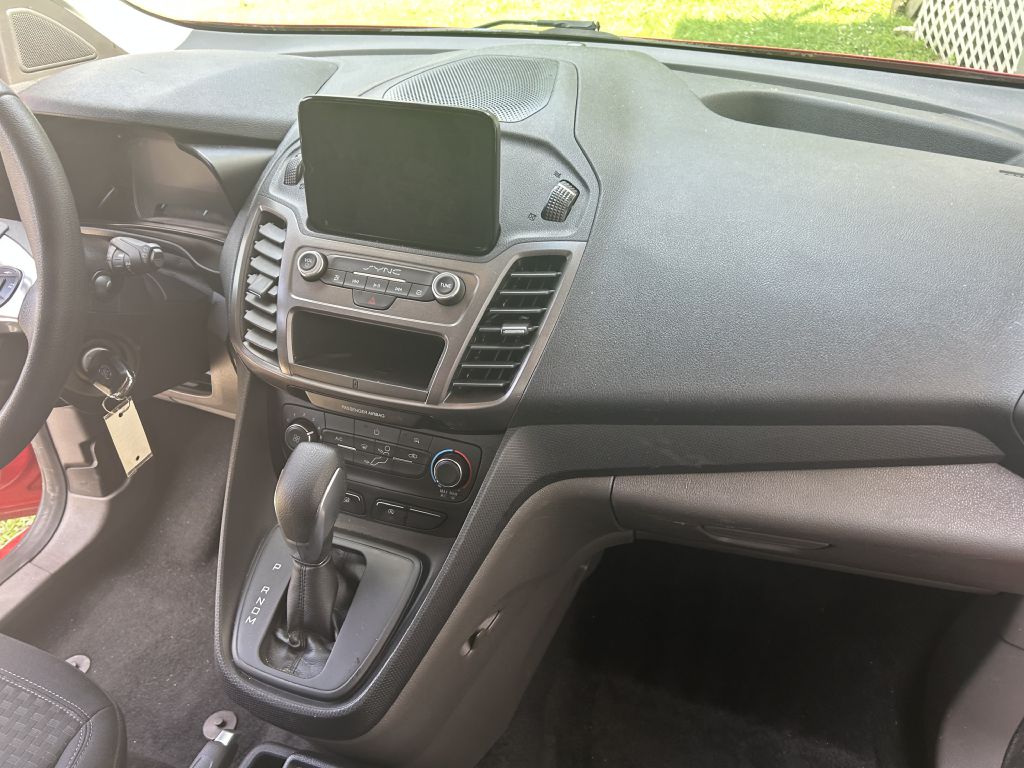 Photo 13 of this FORD TRANSIT CONNECT