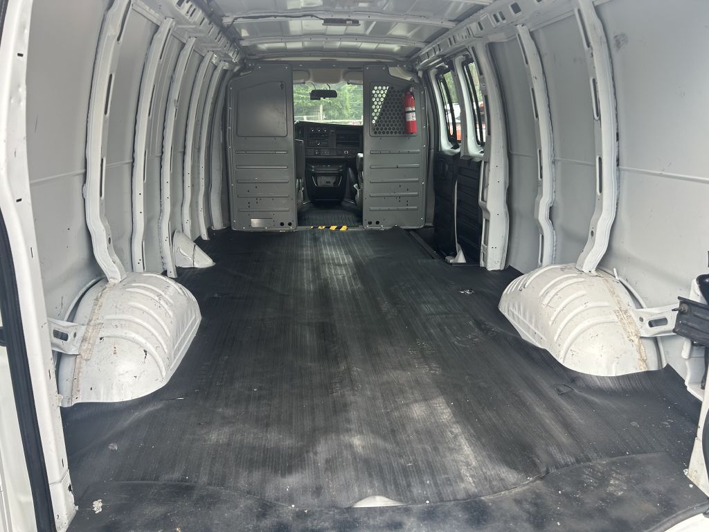 Photo 16 of this CHEVROLET EXPRESS