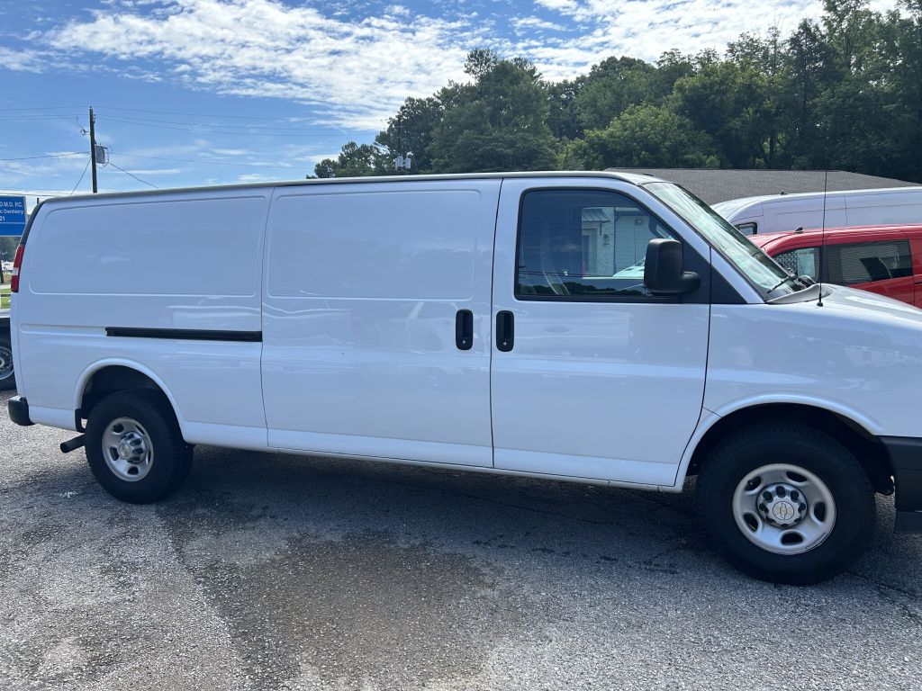 Photo 4 of this CHEVROLET EXPRESS