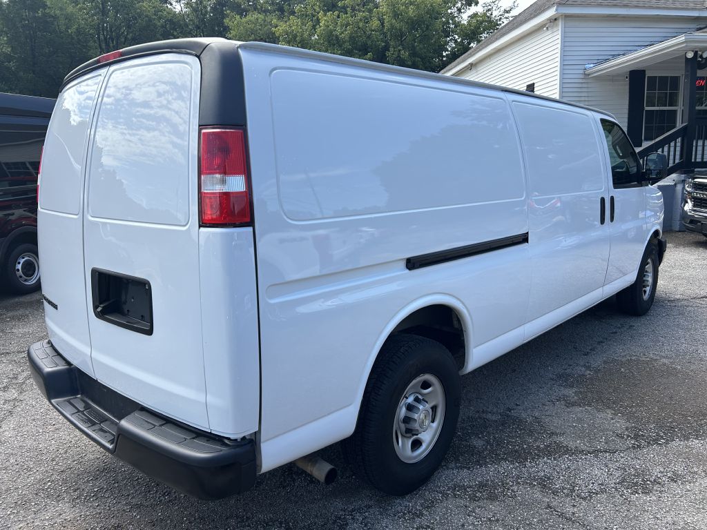 Photo 5 of this CHEVROLET EXPRESS