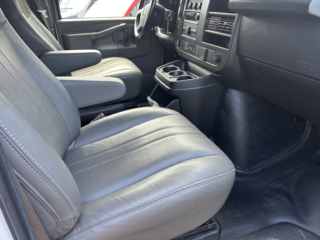 Photo 14 of this CHEVROLET EXPRESS
