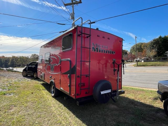 Photo 4 of this WINNEBAGO MICRO MINNIE