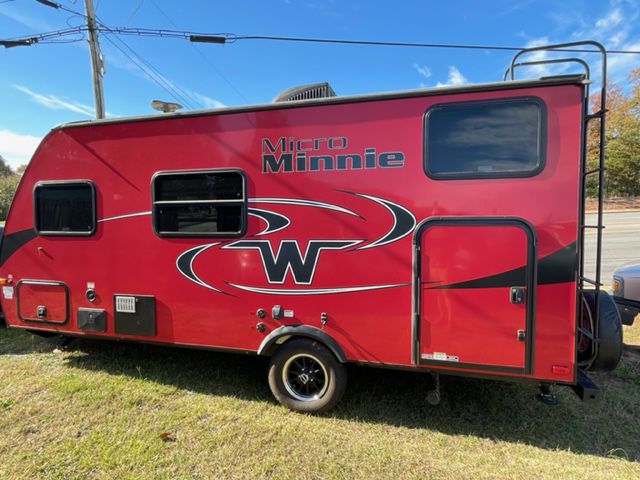 Photo 5 of this WINNEBAGO MICRO MINNIE
