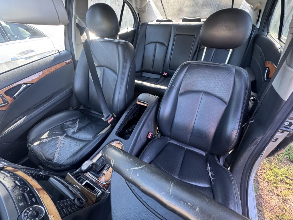 Photo 5 of this MERCEDES-BENZ E320 CDI
