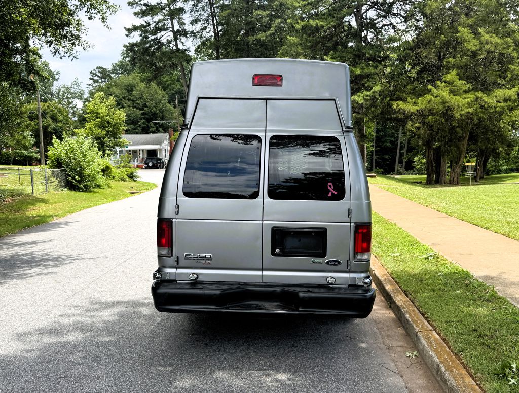 Photo 6 of this FORD ECONOLINE