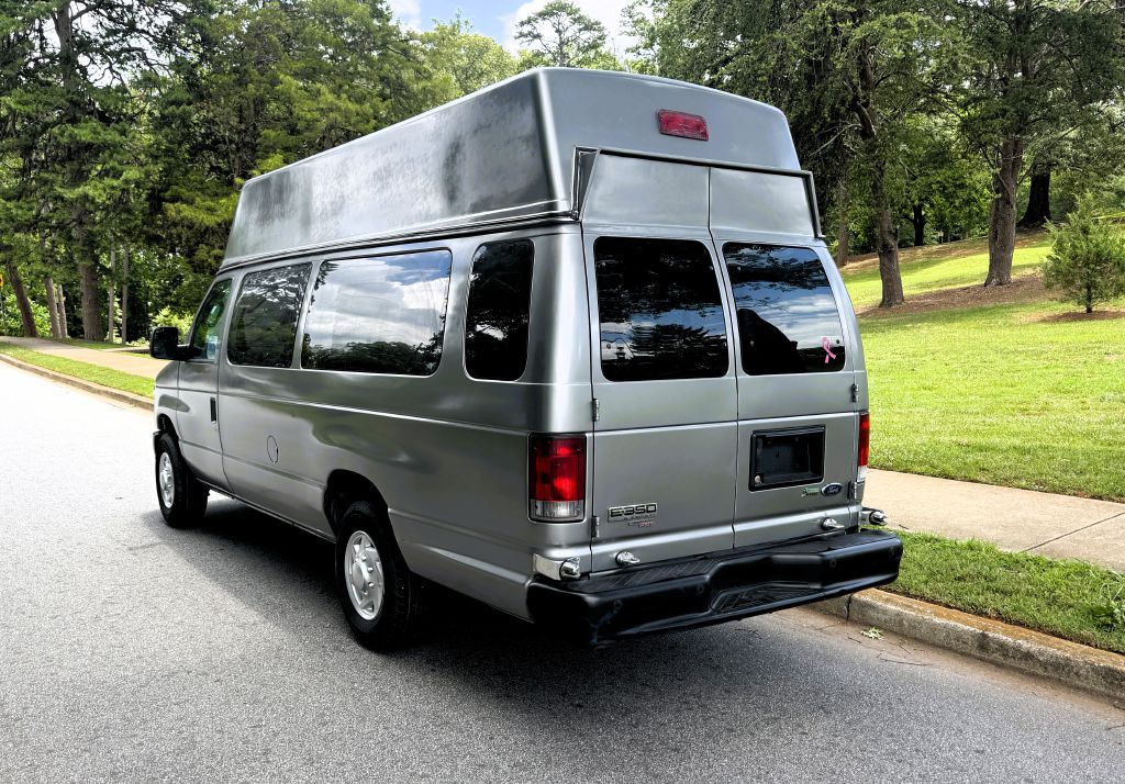 Photo 7 of this FORD ECONOLINE