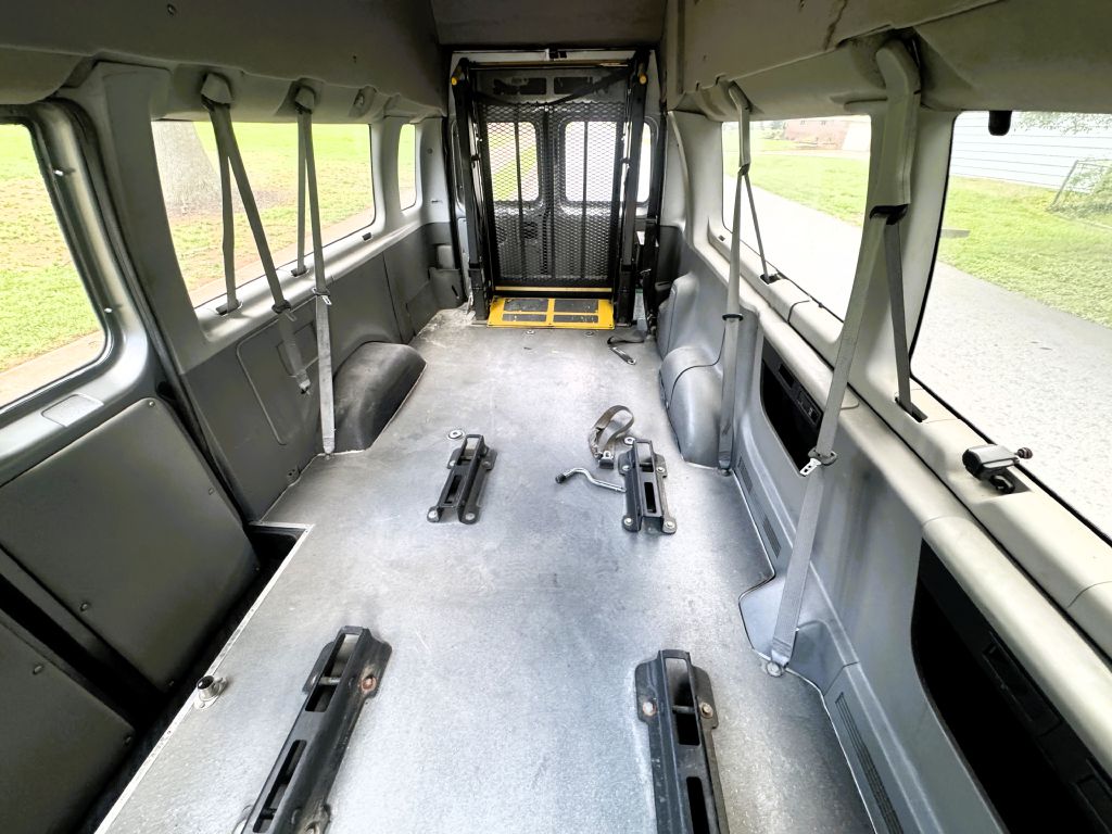 Photo 10 of this FORD ECONOLINE