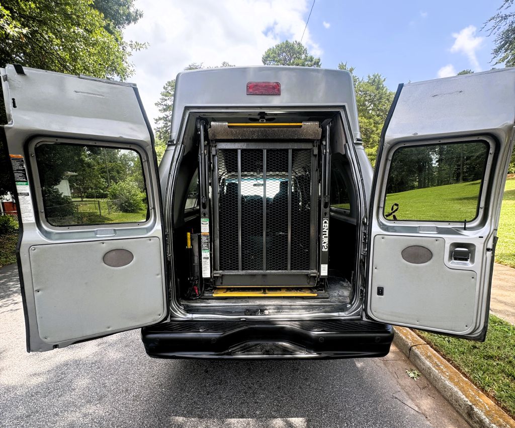 Photo 12 of this FORD ECONOLINE
