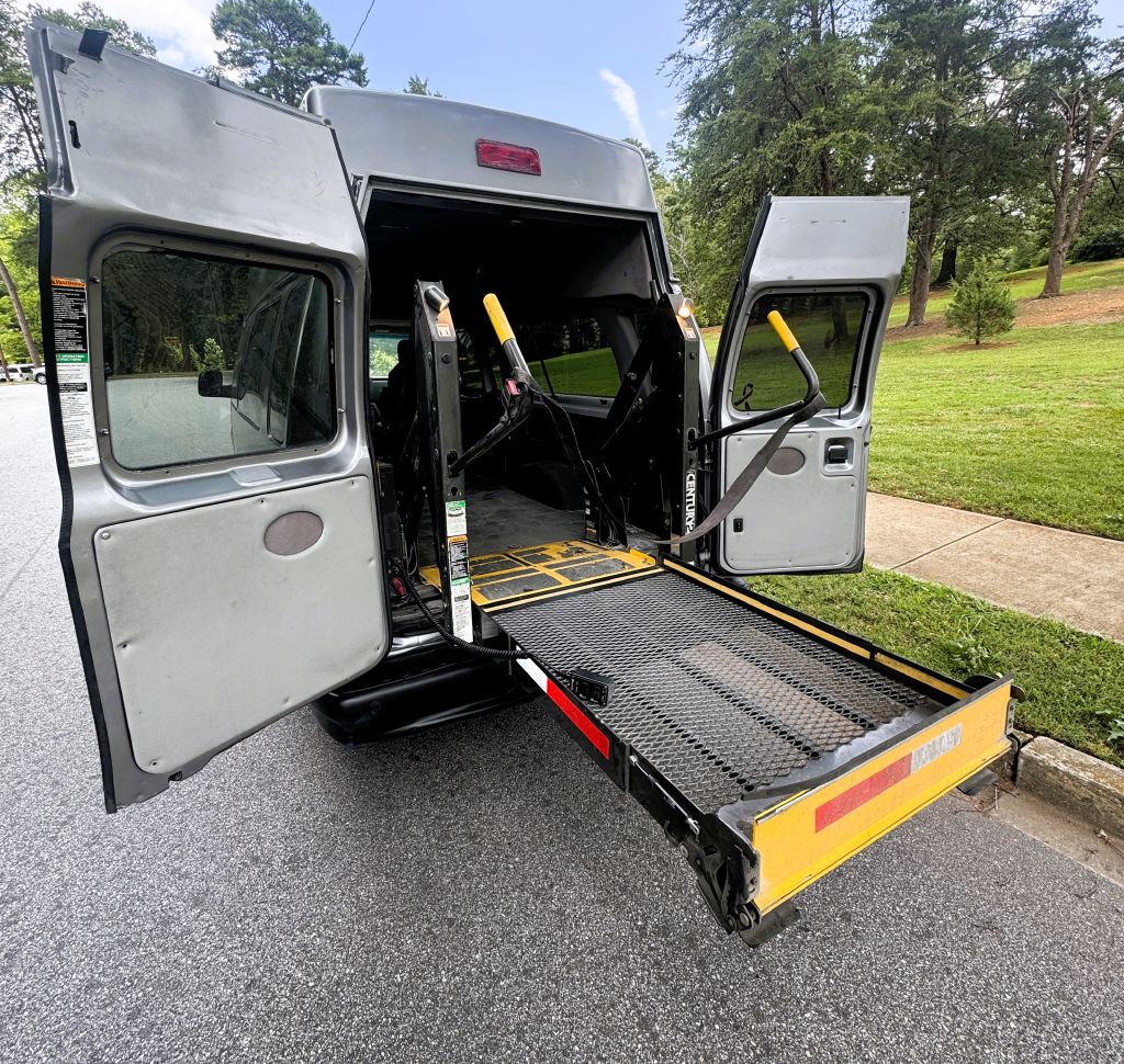 Photo 14 of this FORD ECONOLINE