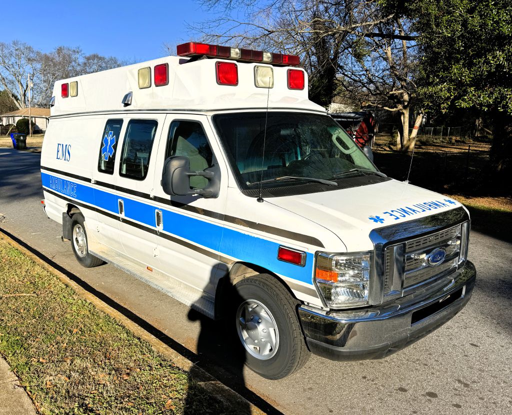 Photo 2 of this FORD ECONOLINE