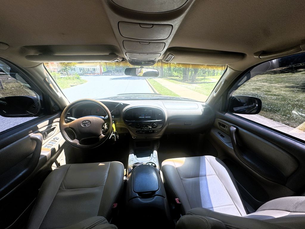 Photo 10 of this TOYOTA SEQUOIA