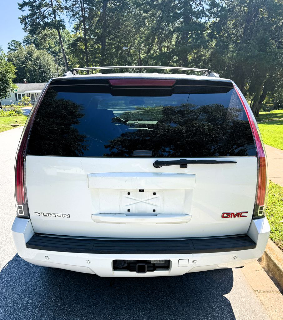 Photo 5 of this GMC YUKON