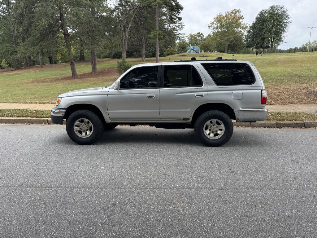 Photo 10 of this TOYOTA 4RUNNER