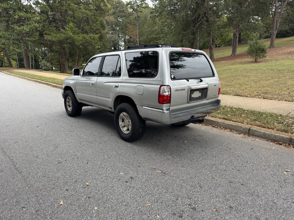 Photo 11 of this TOYOTA 4RUNNER