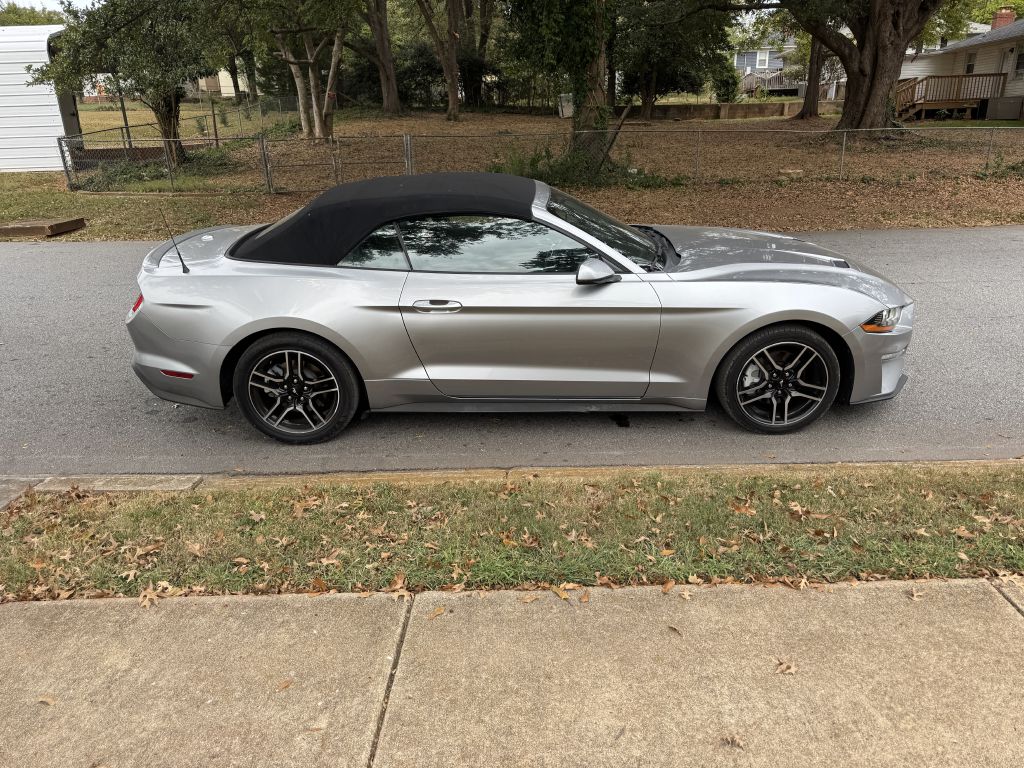 Photo 4 of this FORD MUSTANG