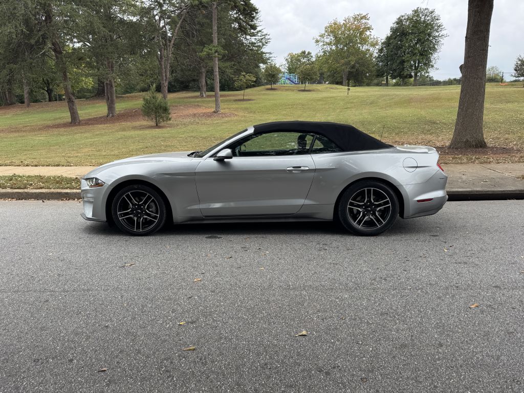 Photo 5 of this FORD MUSTANG