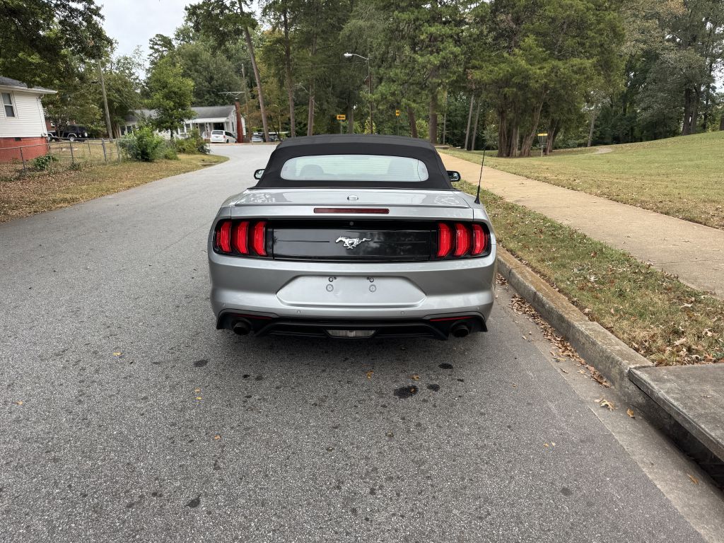Photo 9 of this FORD MUSTANG