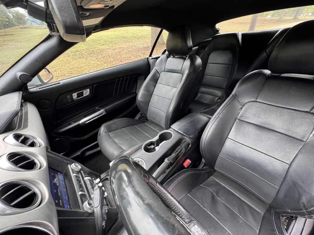 Photo 13 of this FORD MUSTANG