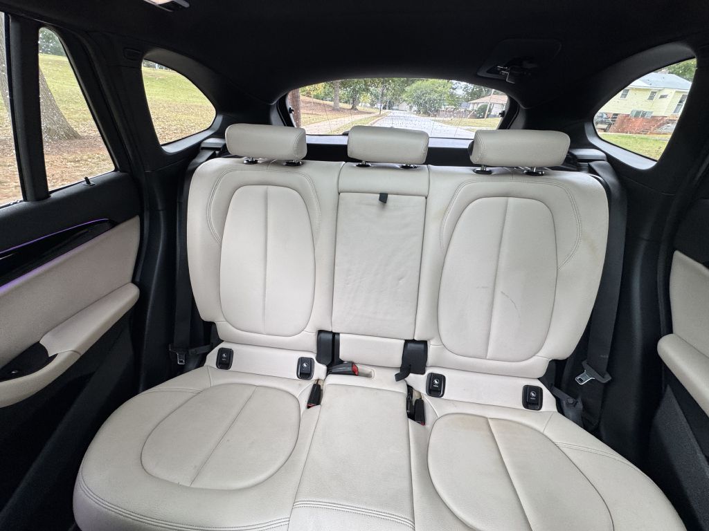 Photo 12 of this BMW X1
