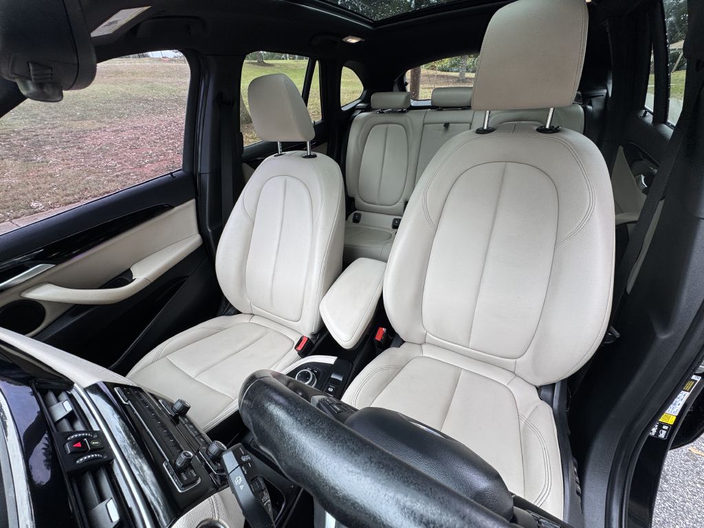 Photo 10 of this BMW X1