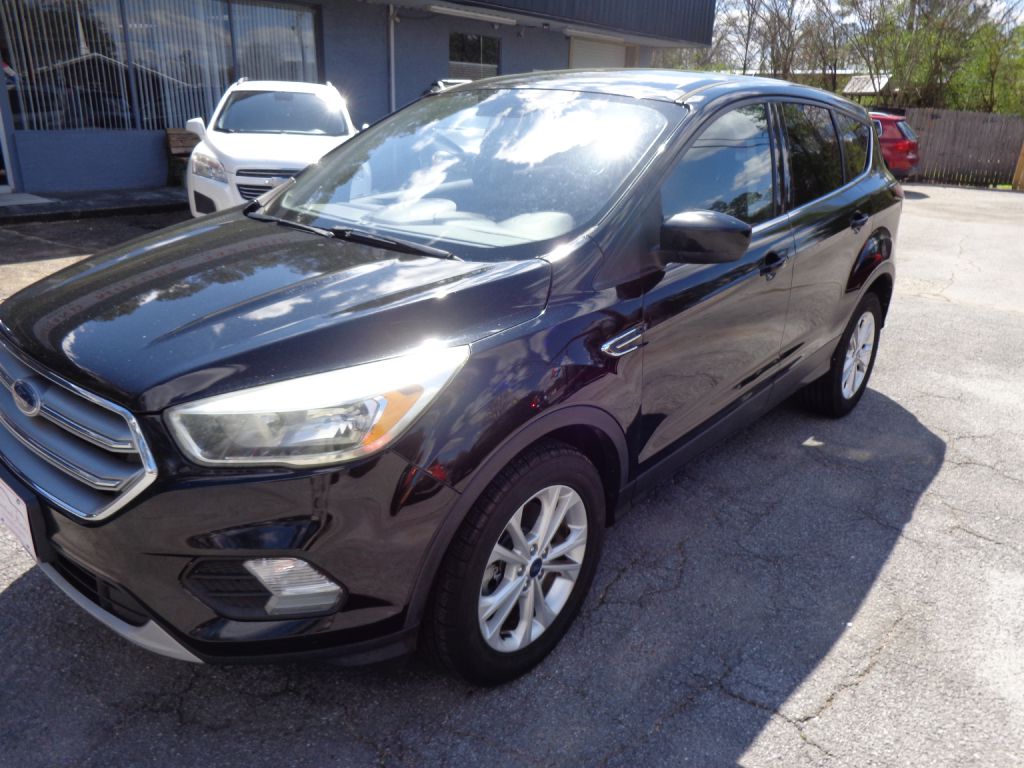 Photo 2 of this FORD ESCAPE