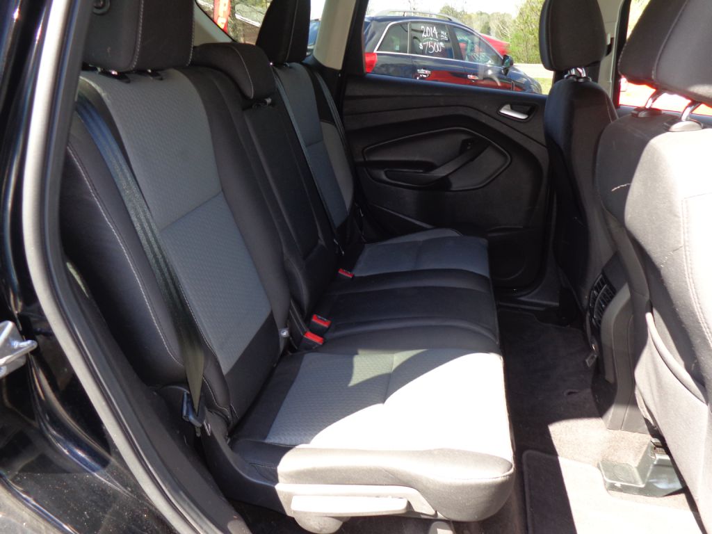 Photo 10 of this FORD ESCAPE