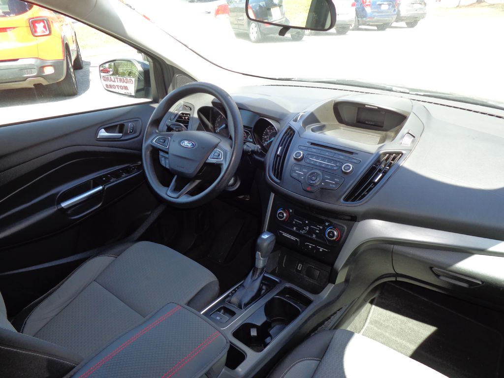 Photo 11 of this FORD ESCAPE