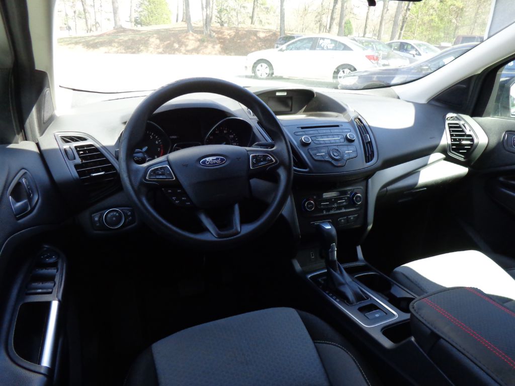 Photo 14 of this FORD ESCAPE