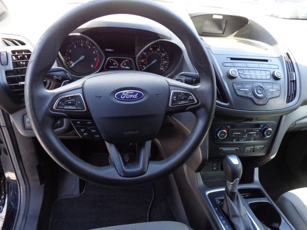 Photo 16 of this FORD ESCAPE
