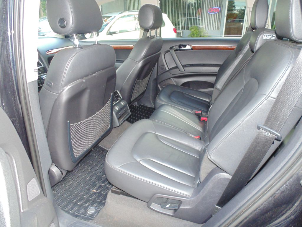 Photo 17 of this AUDI Q7