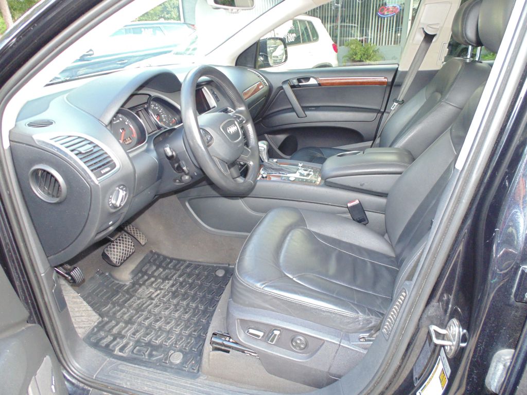 Photo 18 of this AUDI Q7