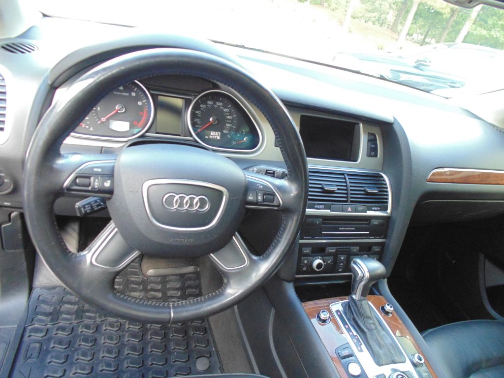 Photo 19 of this AUDI Q7