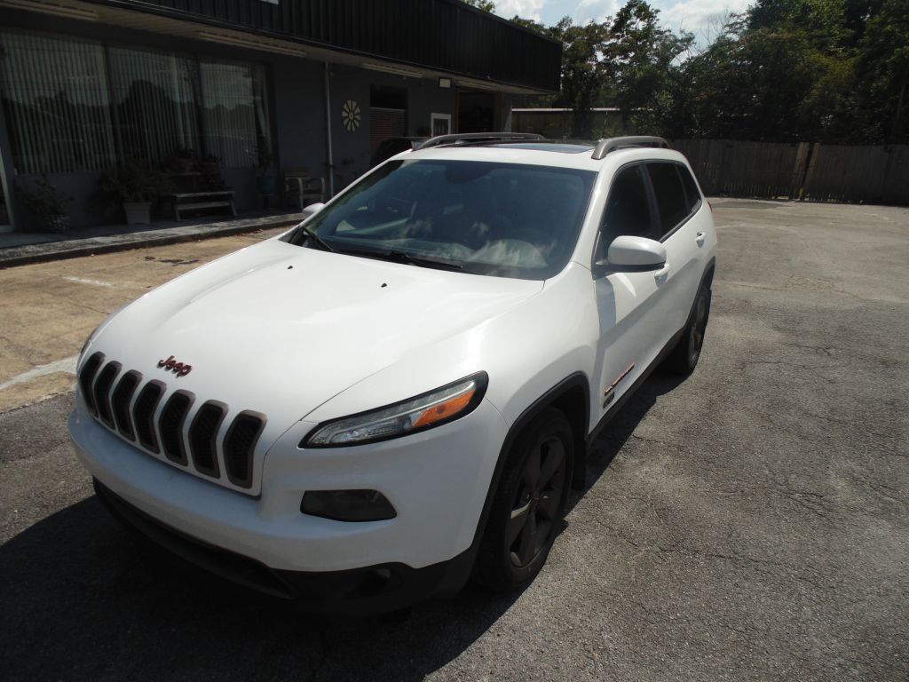 Photo 2 of this JEEP CHEROKEE