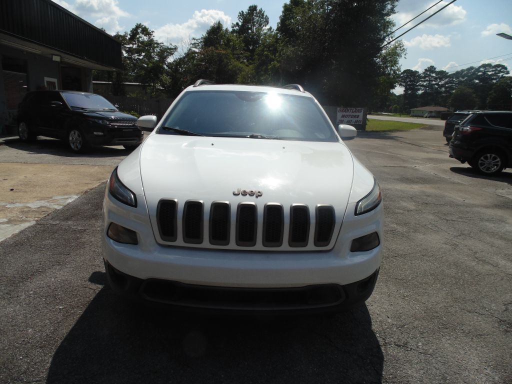 Photo 3 of this JEEP CHEROKEE