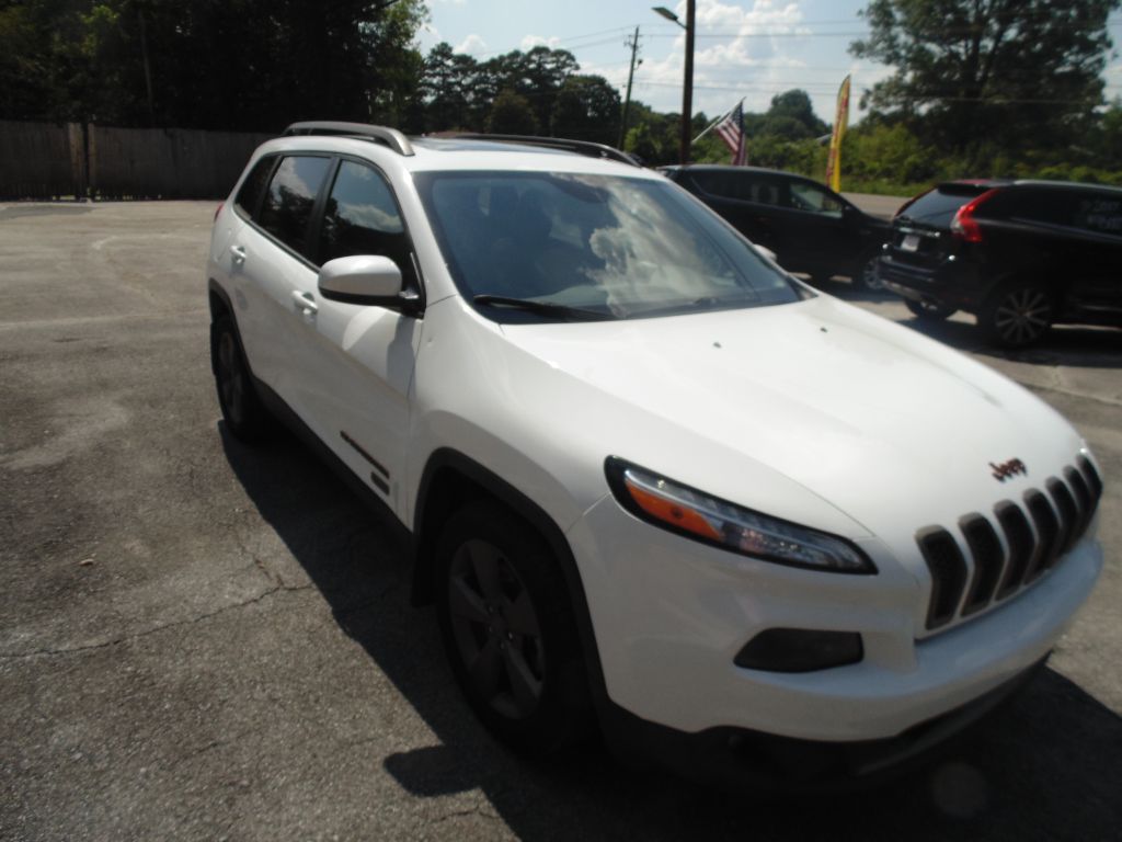 Photo 4 of this JEEP CHEROKEE