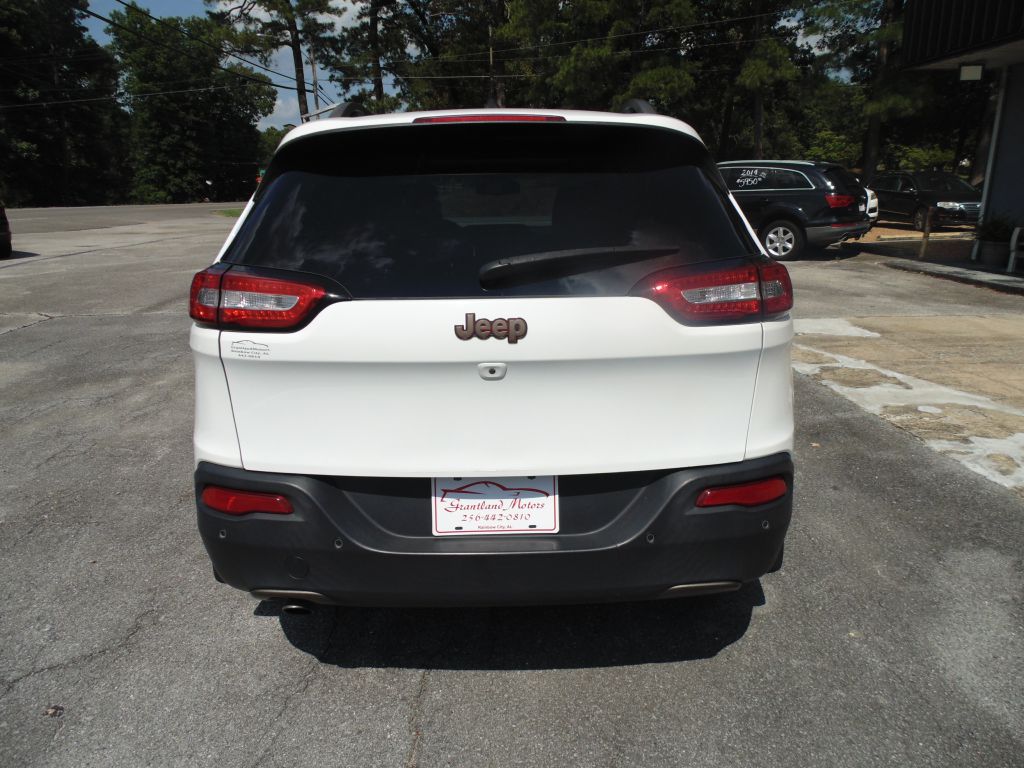 Photo 7 of this JEEP CHEROKEE