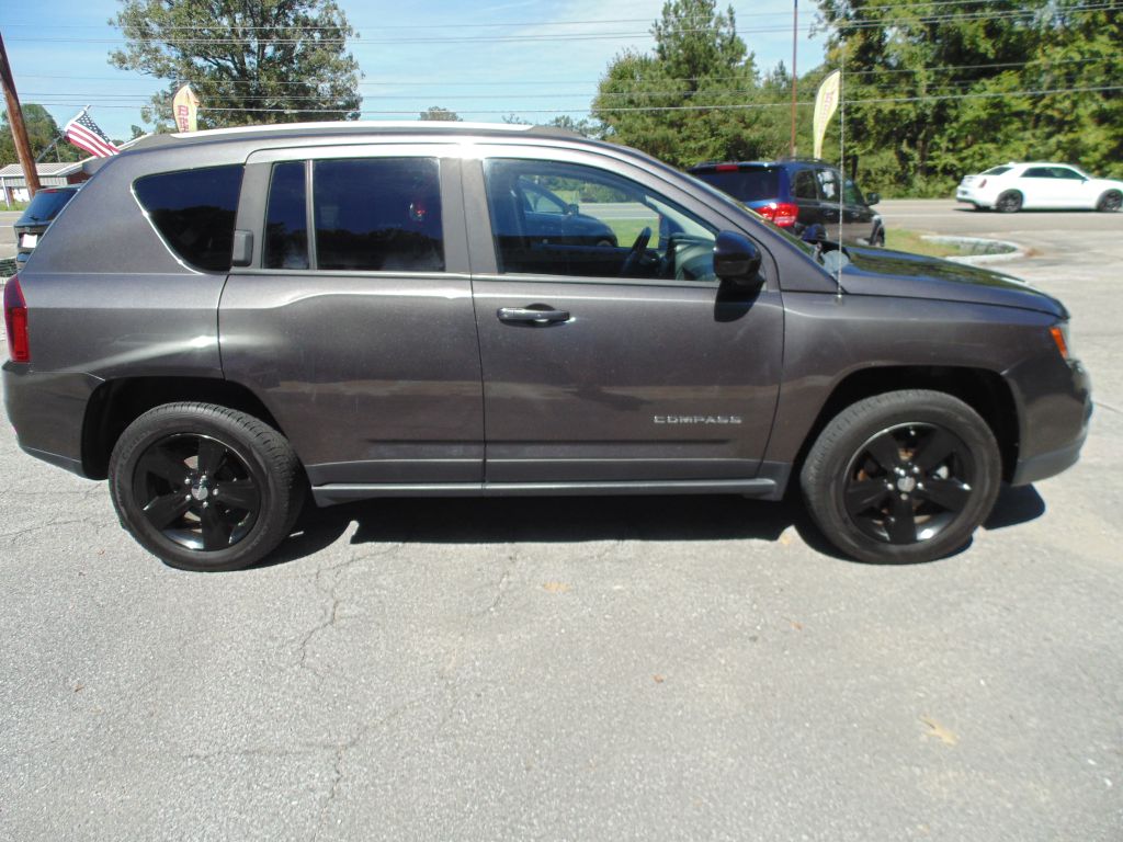 Photo 5 of this JEEP COMPASS