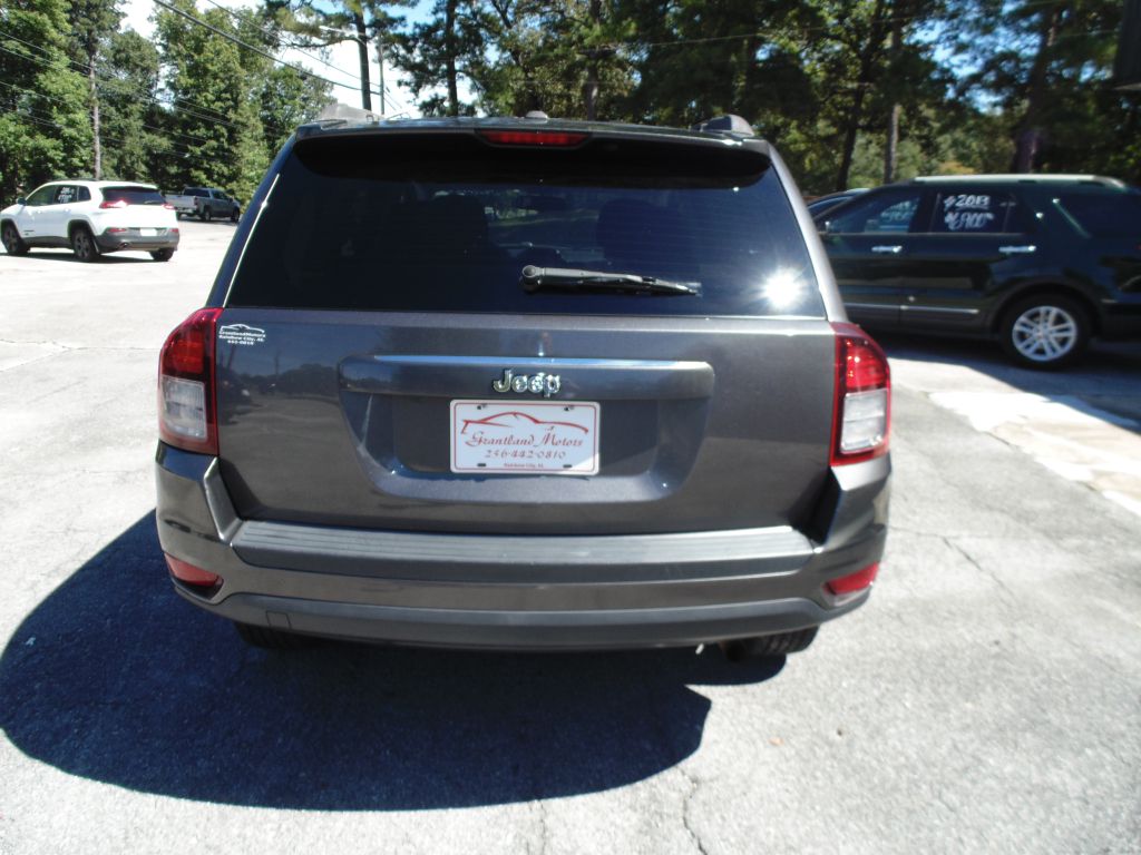 Photo 7 of this JEEP COMPASS
